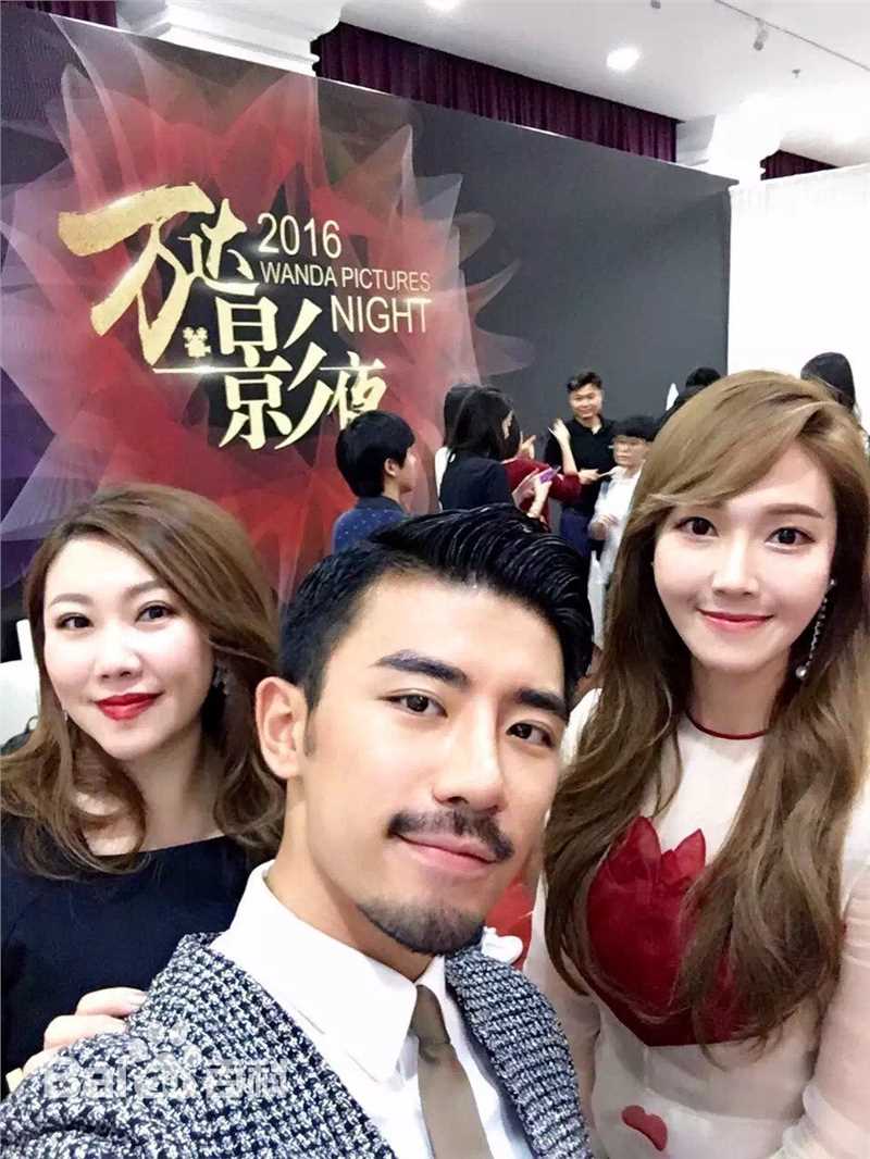 邹佡(Snow Zou)那件疯狂的小事叫爱情素颜照相册