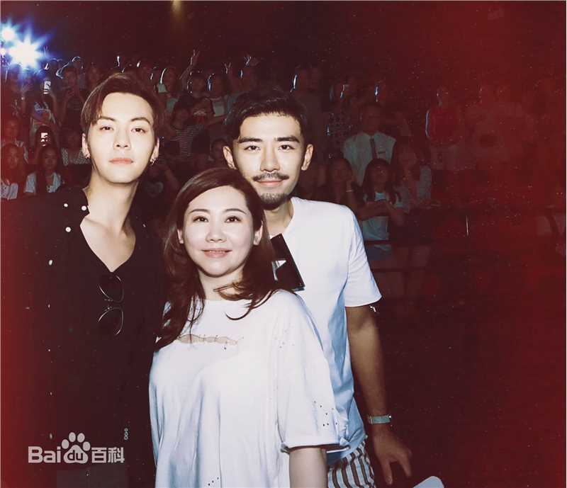 邹佡(Snow Zou)那件疯狂的小事叫爱情素颜照相册