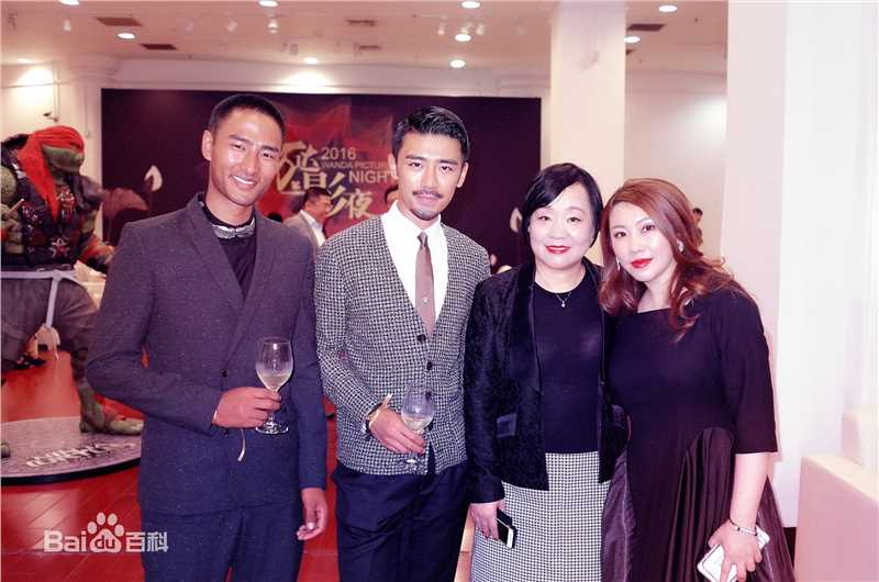 邹佡(Snow Zou)那件疯狂的小事叫爱情素颜照相册