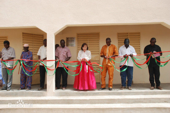 郑容和(/Jung Yong Hwa/ジョンヨンファ)公益活动前后照片