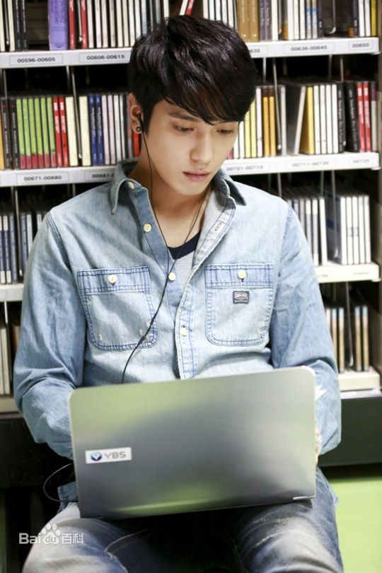 郑容和(/Jung Yong Hwa/ジョンヨンファ)最新剧照