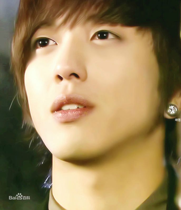 郑容和(/Jung Yong Hwa/ジョンヨンファ)最新剧照