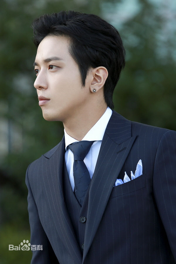 郑容和(/Jung Yong Hwa/ジョンヨンファ)最新剧照