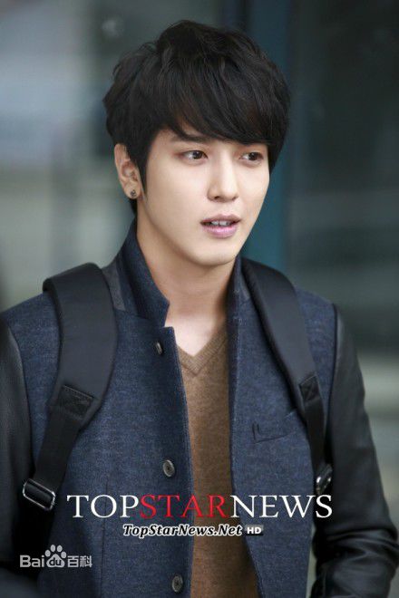 郑容和(/Jung Yong Hwa/ジョンヨンファ)最新剧照