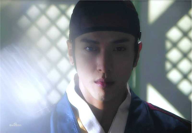 郑容和(/Jung Yong Hwa/ジョンヨンファ)最新剧照