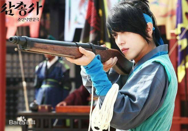 郑容和(/Jung Yong Hwa/ジョンヨンファ)最新剧照