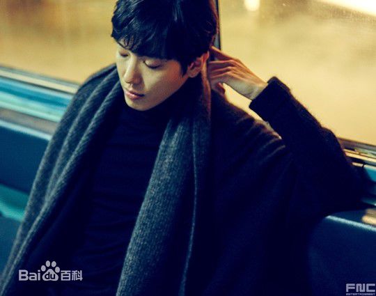 郑容和(/Jung Yong Hwa/ジョンヨンファ)专辑图片性感图片图集