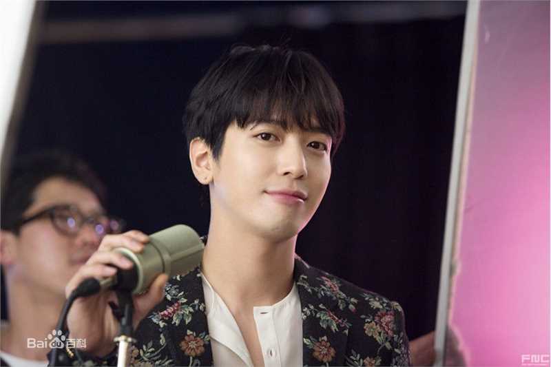 郑容和(/Jung Yong Hwa/ジョンヨンファ)专辑图片性感图片图集