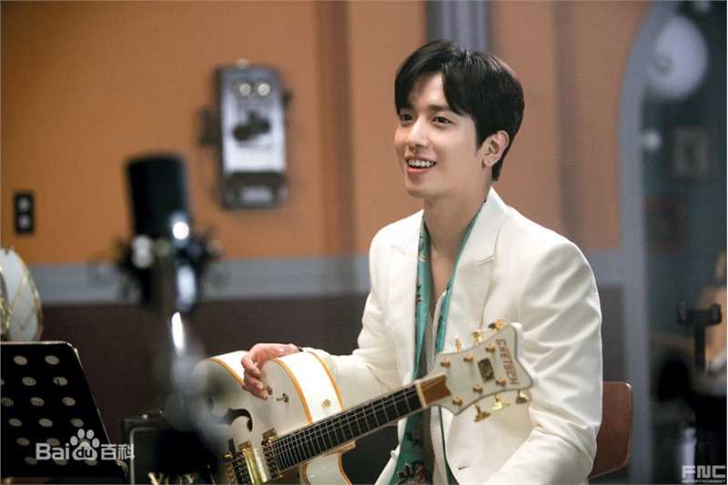 郑容和(/Jung Yong Hwa/ジョンヨンファ)专辑图片性感图片图集