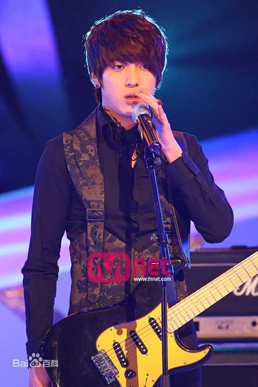 郑容和(/Jung Yong Hwa/ジョンヨンファ)综艺活动前后照片