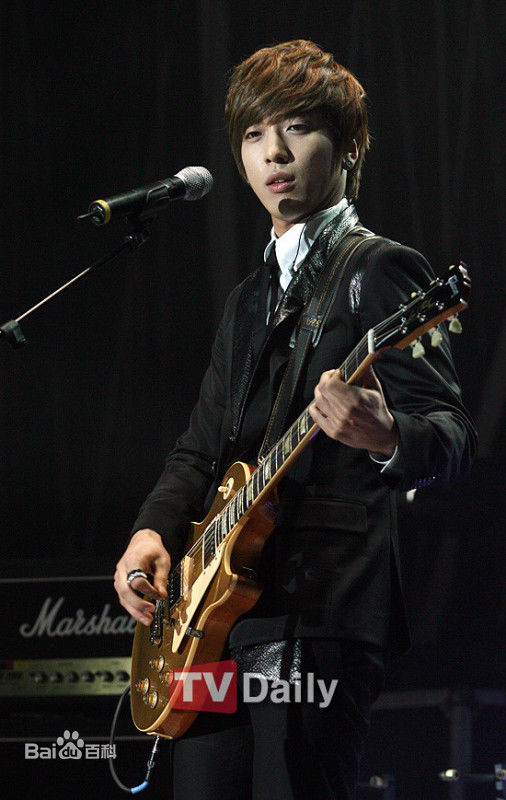 郑容和(/Jung Yong Hwa/ジョンヨンファ)综艺活动前后照片