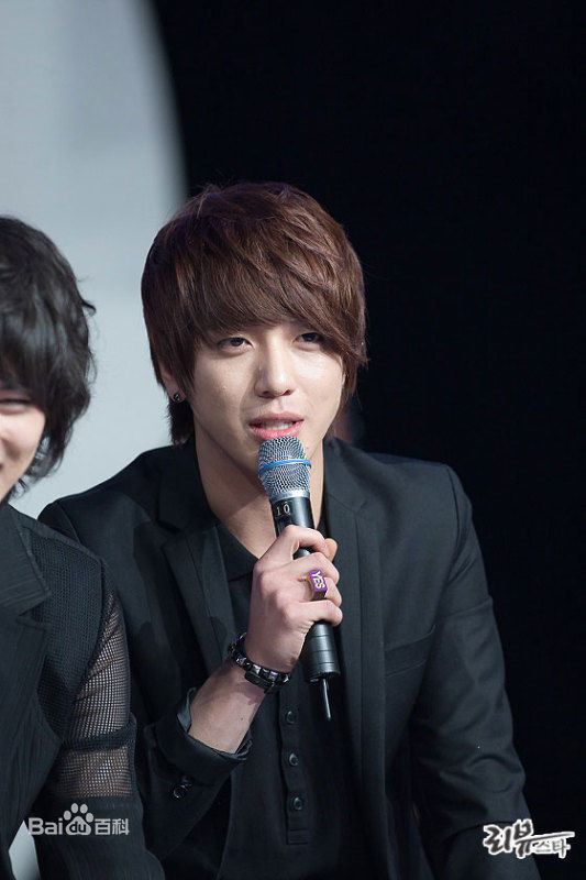 郑容和(/Jung Yong Hwa/ジョンヨンファ)综艺活动前后照片