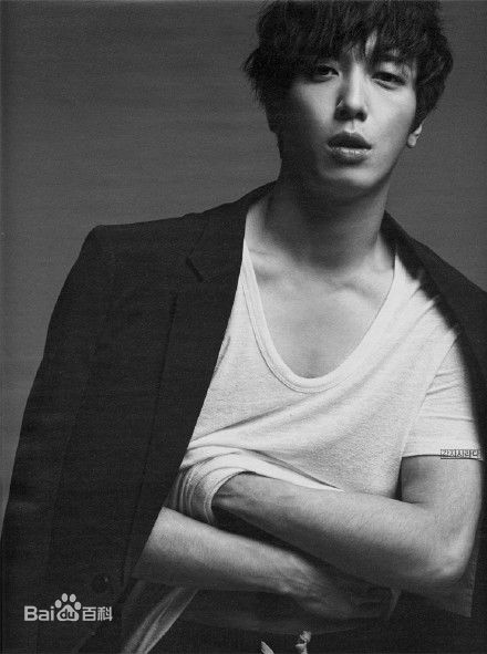 郑容和(/Jung Yong Hwa/ジョンヨンファ)画报图片图册