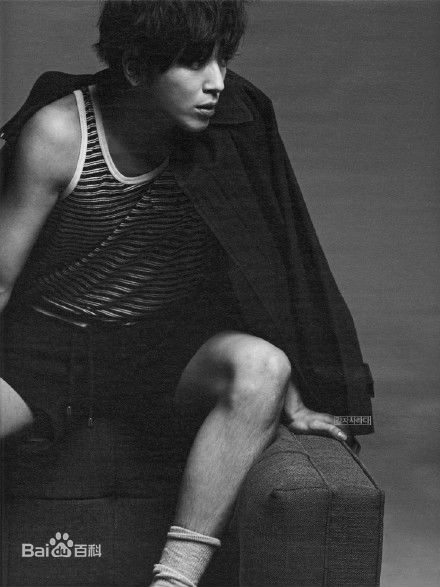 郑容和(/Jung Yong Hwa/ジョンヨンファ)画报图片图册