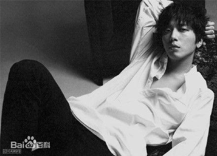 郑容和(/Jung Yong Hwa/ジョンヨンファ)画报图片图册