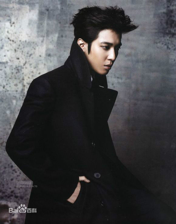 郑容和(/Jung Yong Hwa/ジョンヨンファ)画报图片图册