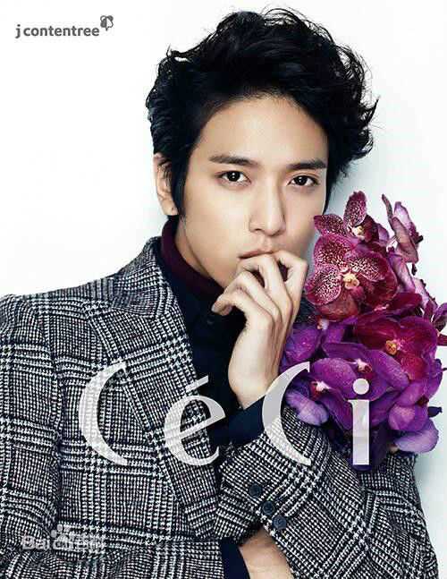 郑容和(/Jung Yong Hwa/ジョンヨンファ)画报图片图册