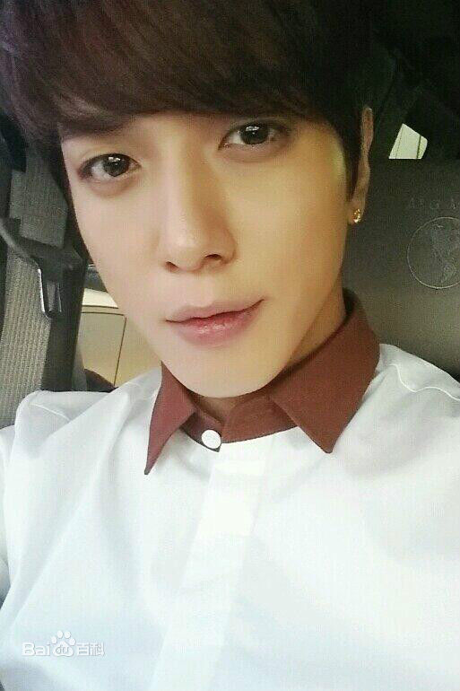 郑容和(/Jung Yong Hwa/ジョンヨンファ)生活照壁纸壁纸