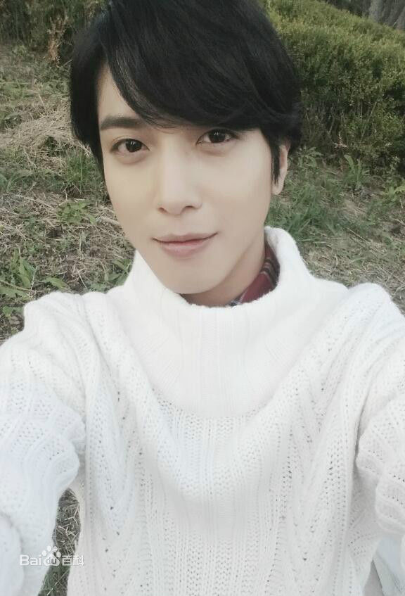 郑容和(/Jung Yong Hwa/ジョンヨンファ)生活照壁纸壁纸