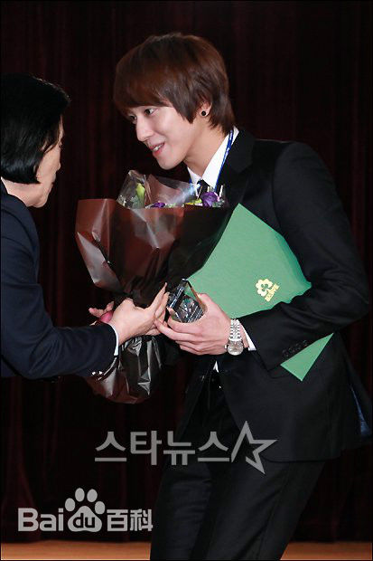 郑容和(/Jung Yong Hwa/ジョンヨンファ) 宣传大使生活照相册