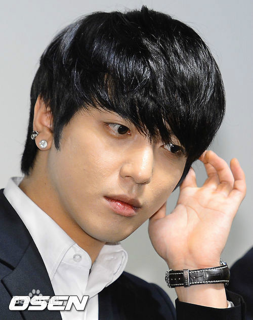 郑容和(/Jung Yong Hwa/ジョンヨンファ) 宣传大使生活照相册