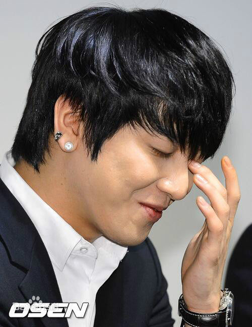 郑容和(/Jung Yong Hwa/ジョンヨンファ) 宣传大使生活照相册