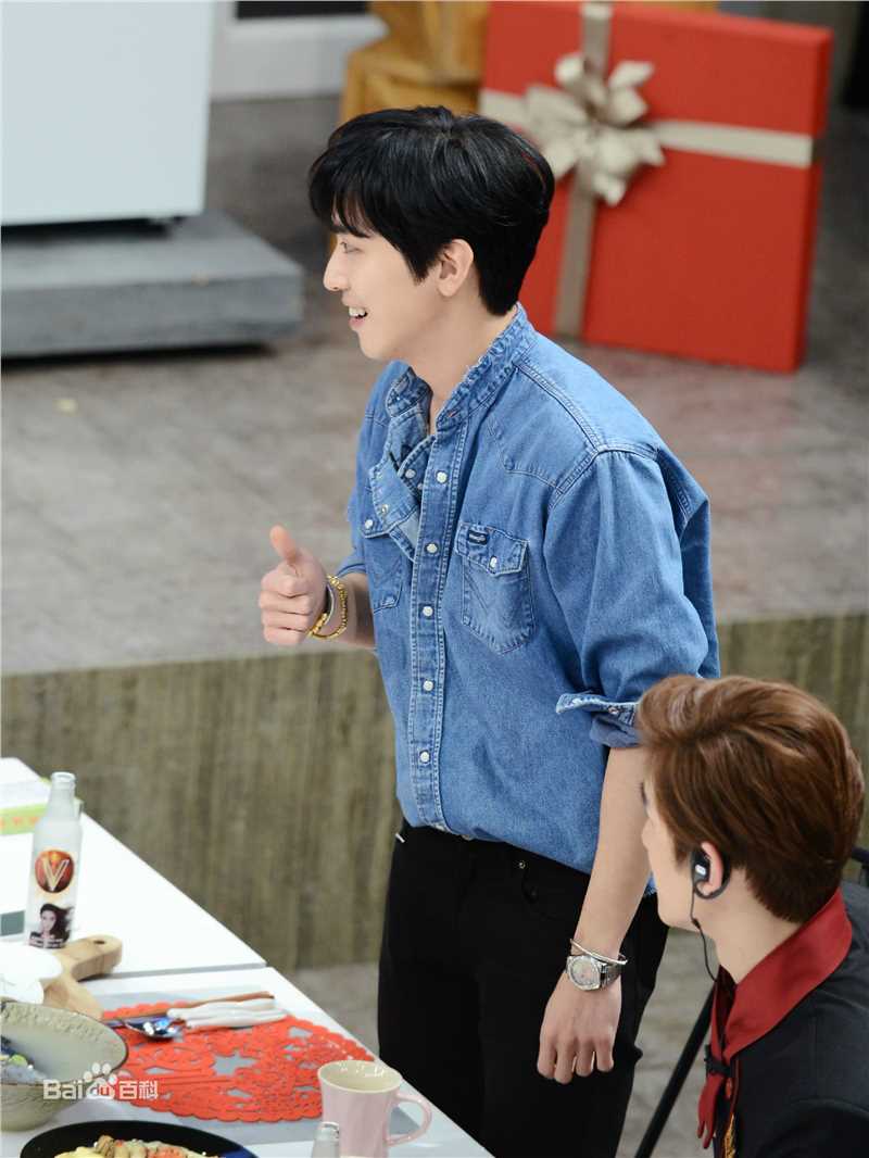 郑容和(/Jung Yong Hwa/ジョンヨンファ)中国综艺节目前后照片