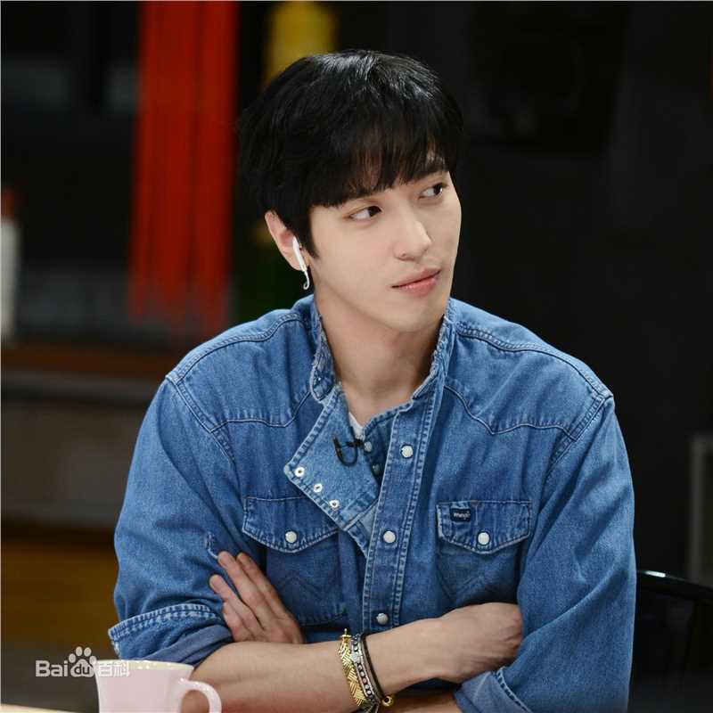 郑容和(/Jung Yong Hwa/ジョンヨンファ)中国综艺节目前后照片