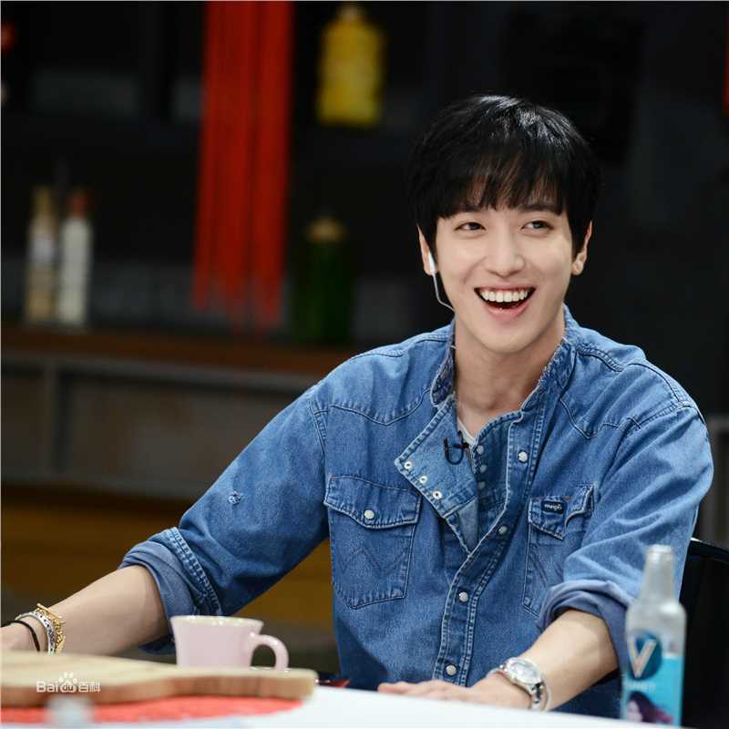 郑容和(/Jung Yong Hwa/ジョンヨンファ)中国综艺节目前后照片