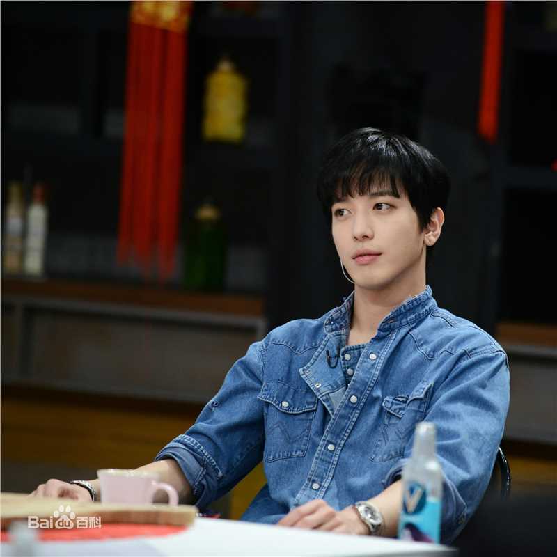 郑容和(/Jung Yong Hwa/ジョンヨンファ)中国综艺节目前后照片