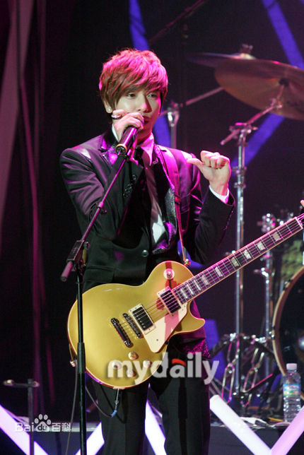 最新郑容和(/Jung Yong Hwa/ジョンヨンファ)精彩图册