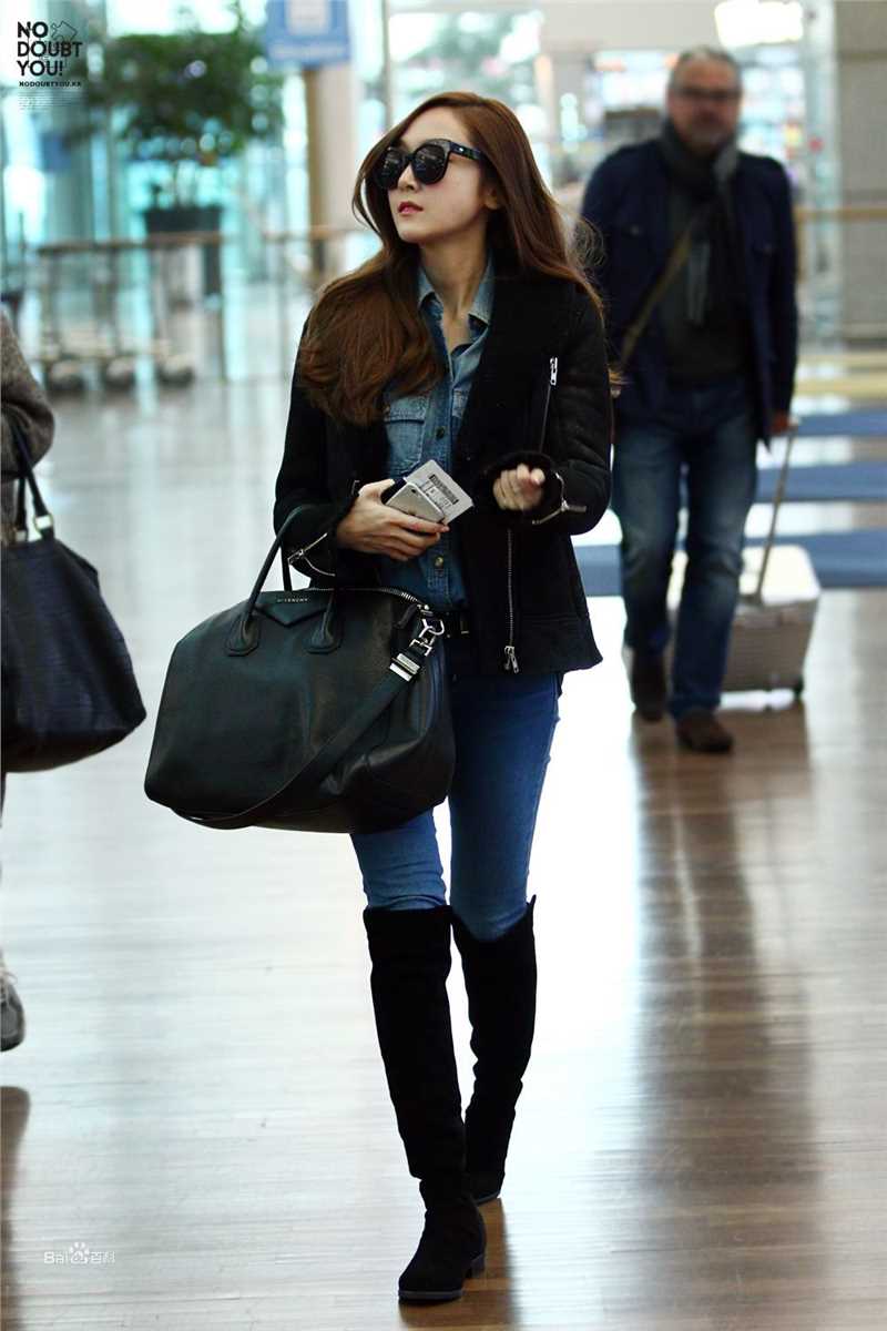 郑秀妍(Jung Soo Yeon、ジェシカ、チョンスヨン)机场饭拍生活照