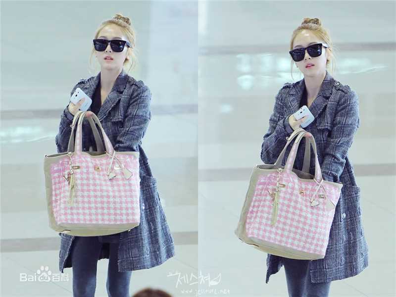 郑秀妍(Jung Soo Yeon、ジェシカ、チョンスヨン)机场饭拍生活照