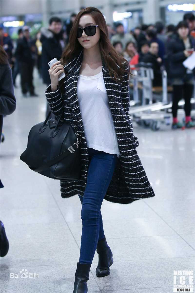 郑秀妍(Jung Soo Yeon、ジェシカ、チョンスヨン)机场饭拍生活照
