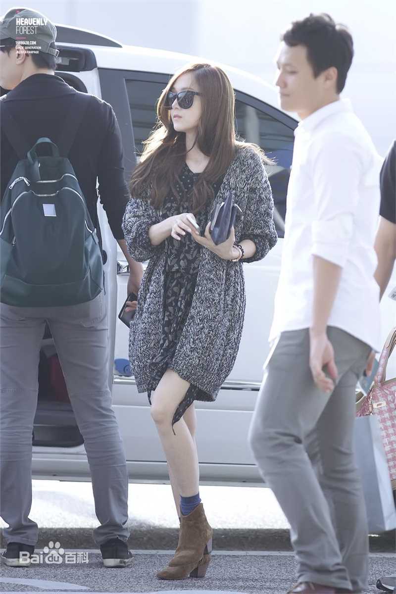 郑秀妍(Jung Soo Yeon、ジェシカ、チョンスヨン)机场饭拍生活照
