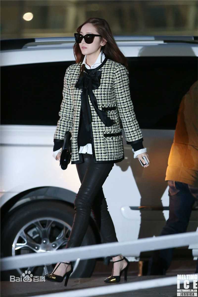 郑秀妍(Jung Soo Yeon、ジェシカ、チョンスヨン)机场饭拍生活照