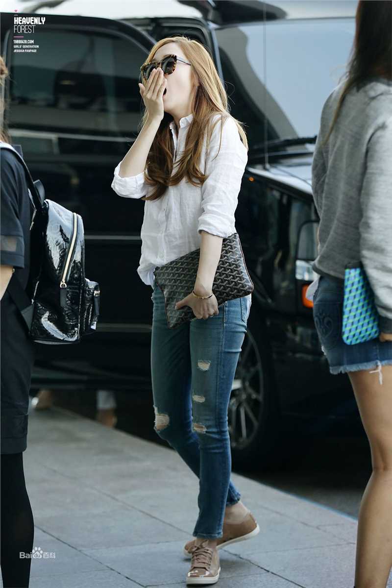 郑秀妍(Jung Soo Yeon、ジェシカ、チョンスヨン)机场饭拍生活照