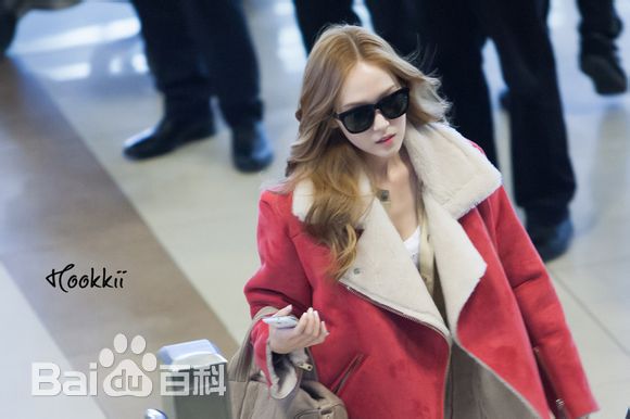 郑秀妍(Jung Soo Yeon、ジェシカ、チョンスヨン)机场饭拍生活照