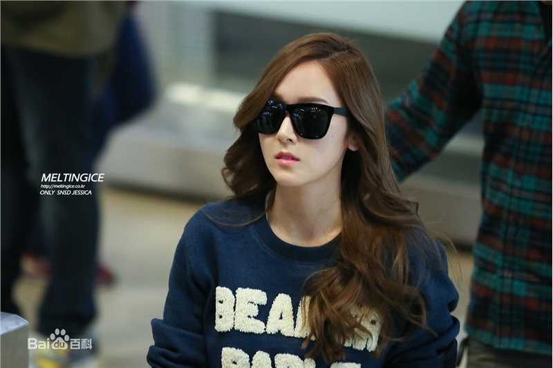 郑秀妍(Jung Soo Yeon、ジェシカ、チョンスヨン)机场饭拍生活照