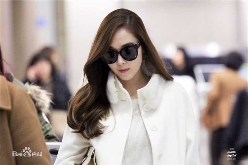 郑秀妍(Jung Soo Yeon、ジェシカ、チョンスヨン)机场饭拍生活照