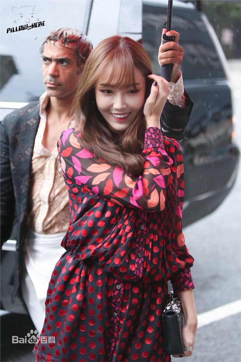 郑秀妍(Jung Soo Yeon、ジェシカ、チョンスヨン)150914 纽约时装周前后照片