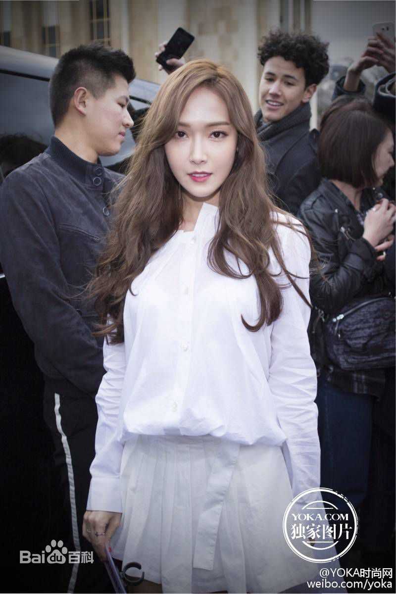 郑秀妍(Jung Soo Yeon、ジェシカ、チョンスヨン)160303 巴黎时装周图片图集