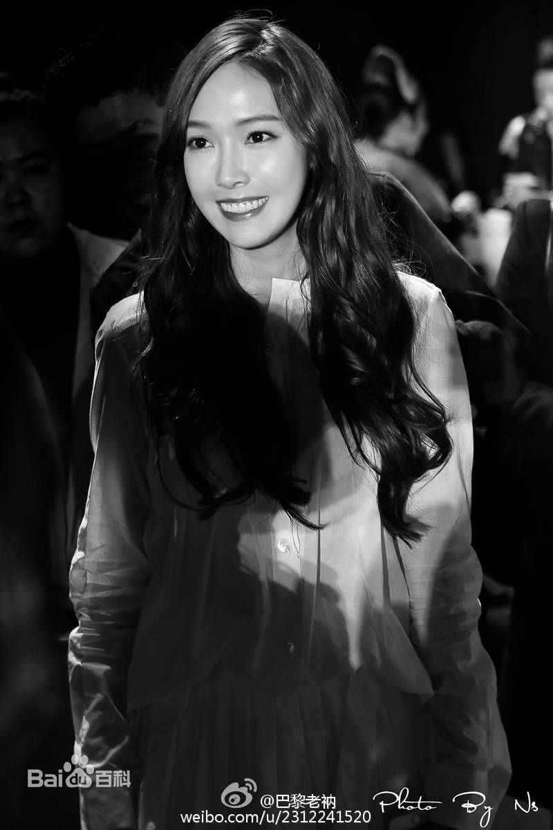 郑秀妍(Jung Soo Yeon、ジェシカ、チョンスヨン)160303 巴黎时装周图片图集