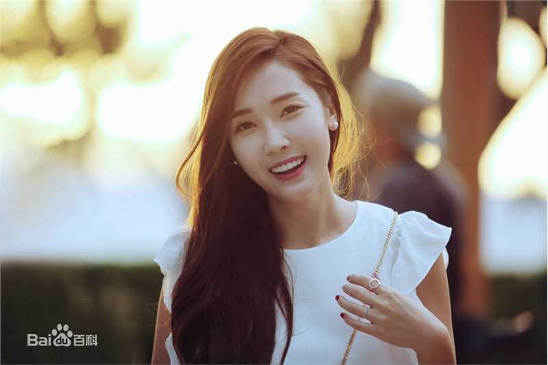 最新郑秀妍(Jung Soo Yeon、ジェシカ、チョンスヨン)在电影《那件疯狂的小事叫爱情》 罗倩倩中的壁纸