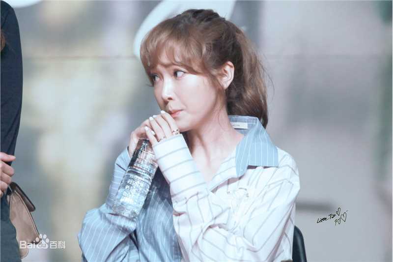 郑秀妍(Jung Soo Yeon、ジェシカ、チョンスヨン)签售图册