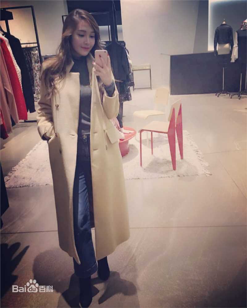 郑秀妍(Jung Soo Yeon、ジェシカ、チョンスヨン)ins图片图册