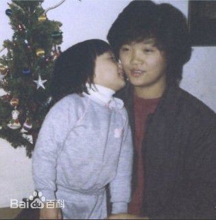 容祖儿(Joey Yung)儿时照片壁纸壁纸