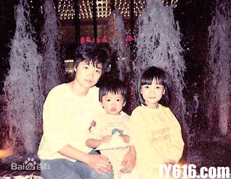 容祖儿(Joey Yung)儿时照片壁纸壁纸