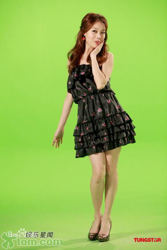 最新容祖儿(Joey Yung)在《世界小姐》MV中的壁纸