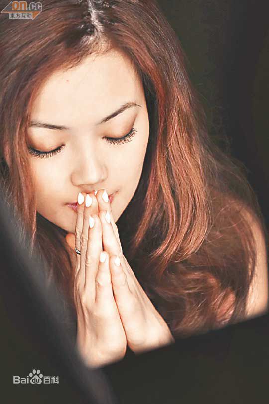 最新容祖儿(Joey Yung)在《信今生爱过》mv中的图集